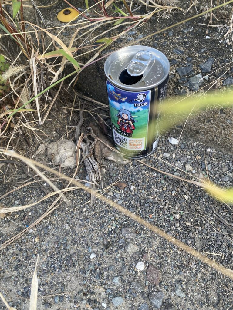 ポイ捨てされた缶コーヒー